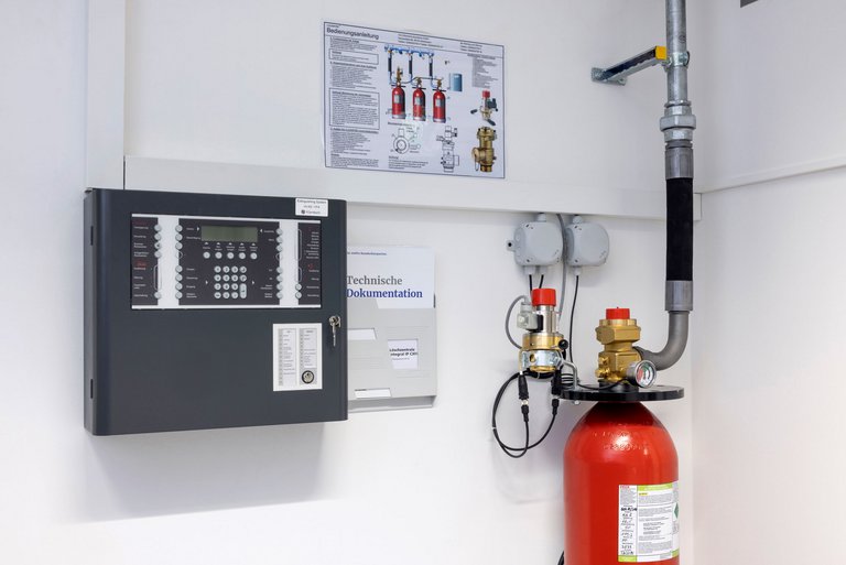 safety system, fire extinguisher and technical documentation