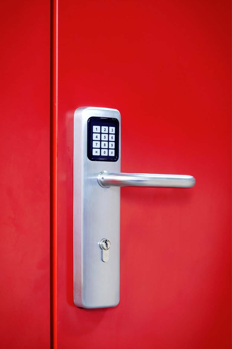 door handle with security technology to enter a pin
